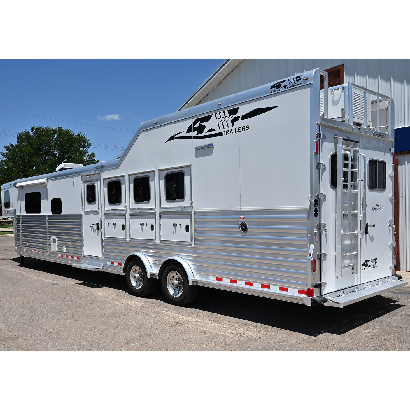 2025 4 Star 4 Horse with 15' Living Quarter, Slide Out, Side Load, Integrated Pod (Pre Owned)