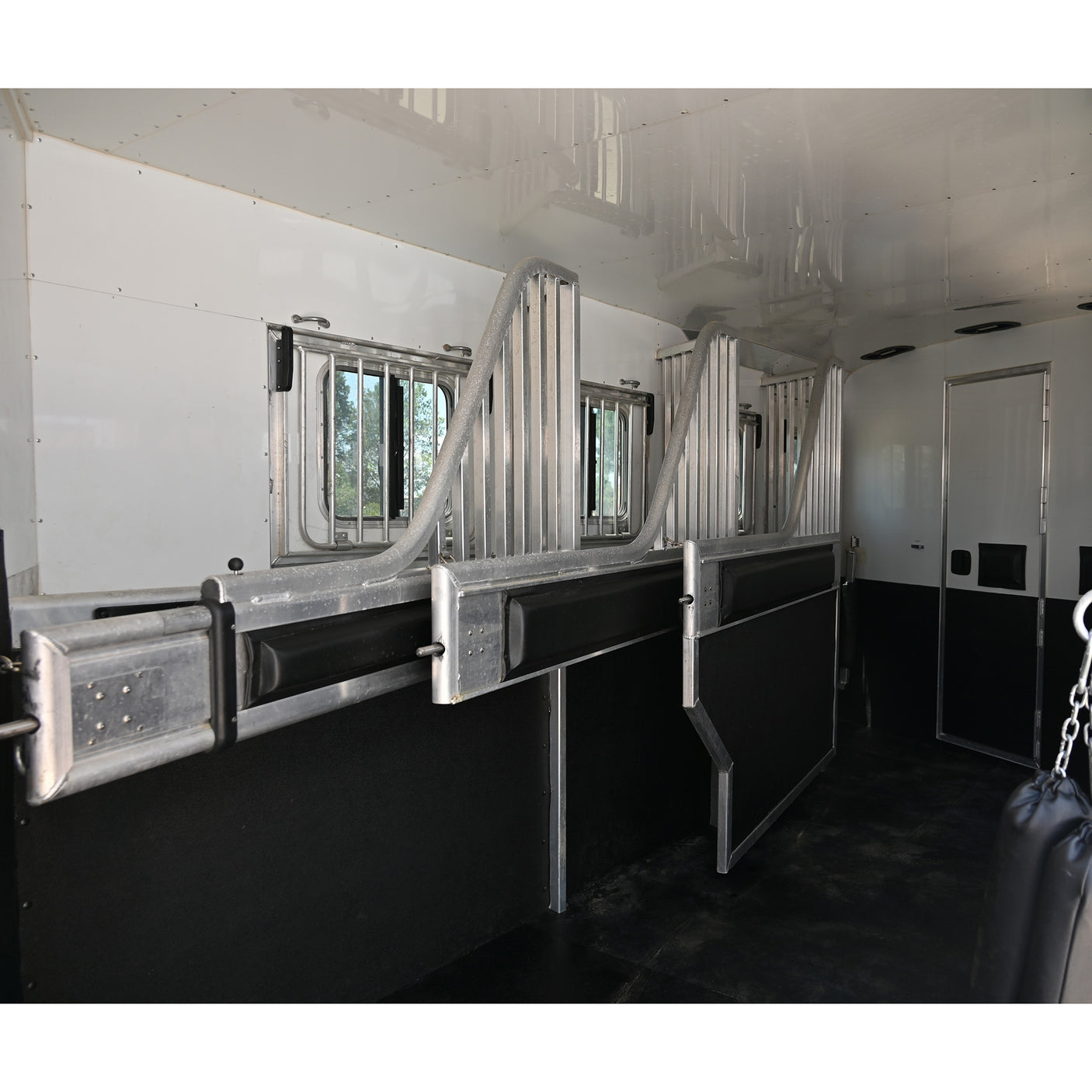 2025 4 Star 4 Horse with 15' Living Quarter, Slide Out, Side Load, Integrated Pod (Pre Owned)