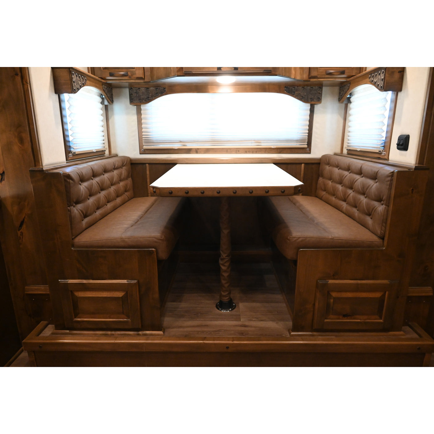 2025 4 Star 4 Horse with 15' Living Quarter, Slide Out, Side Load, Integrated Pod (Pre Owned)