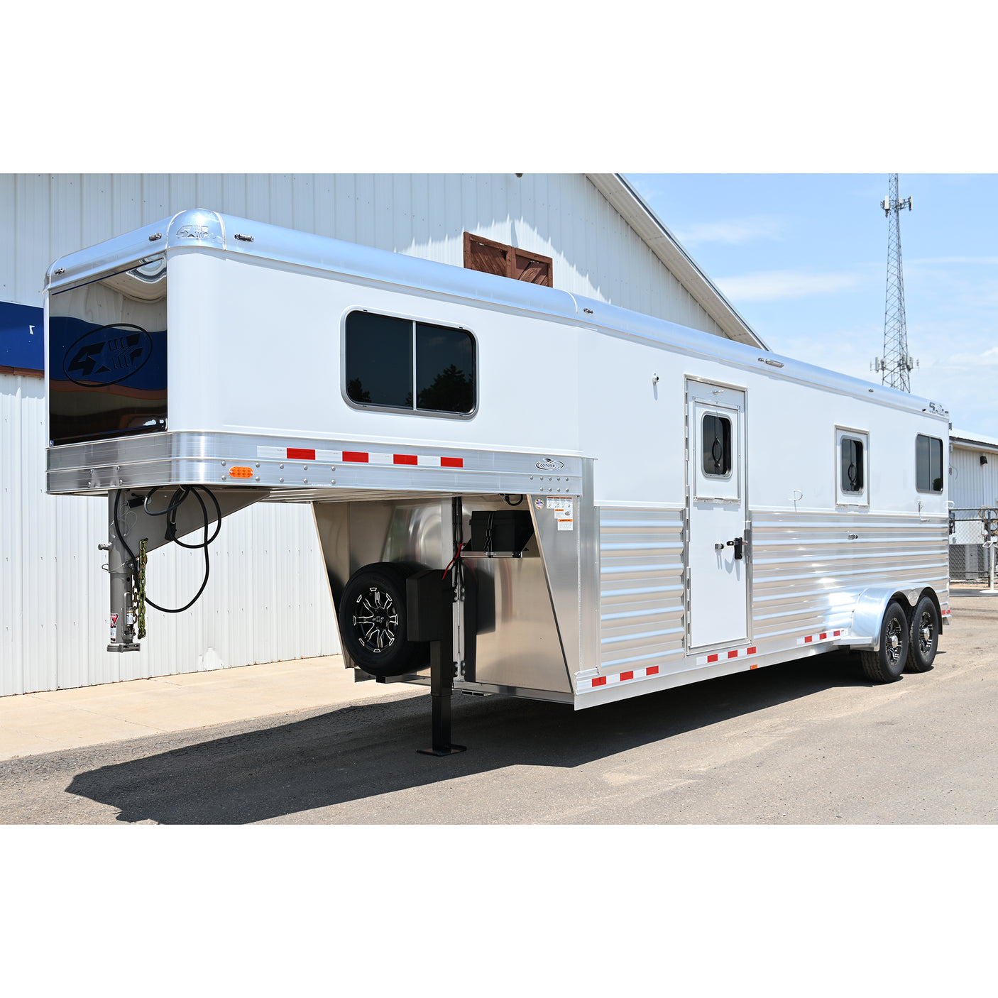 2026 4 Star 2+1 Straight Load 24' Gooseneck Trailer w/ Quiet Ride