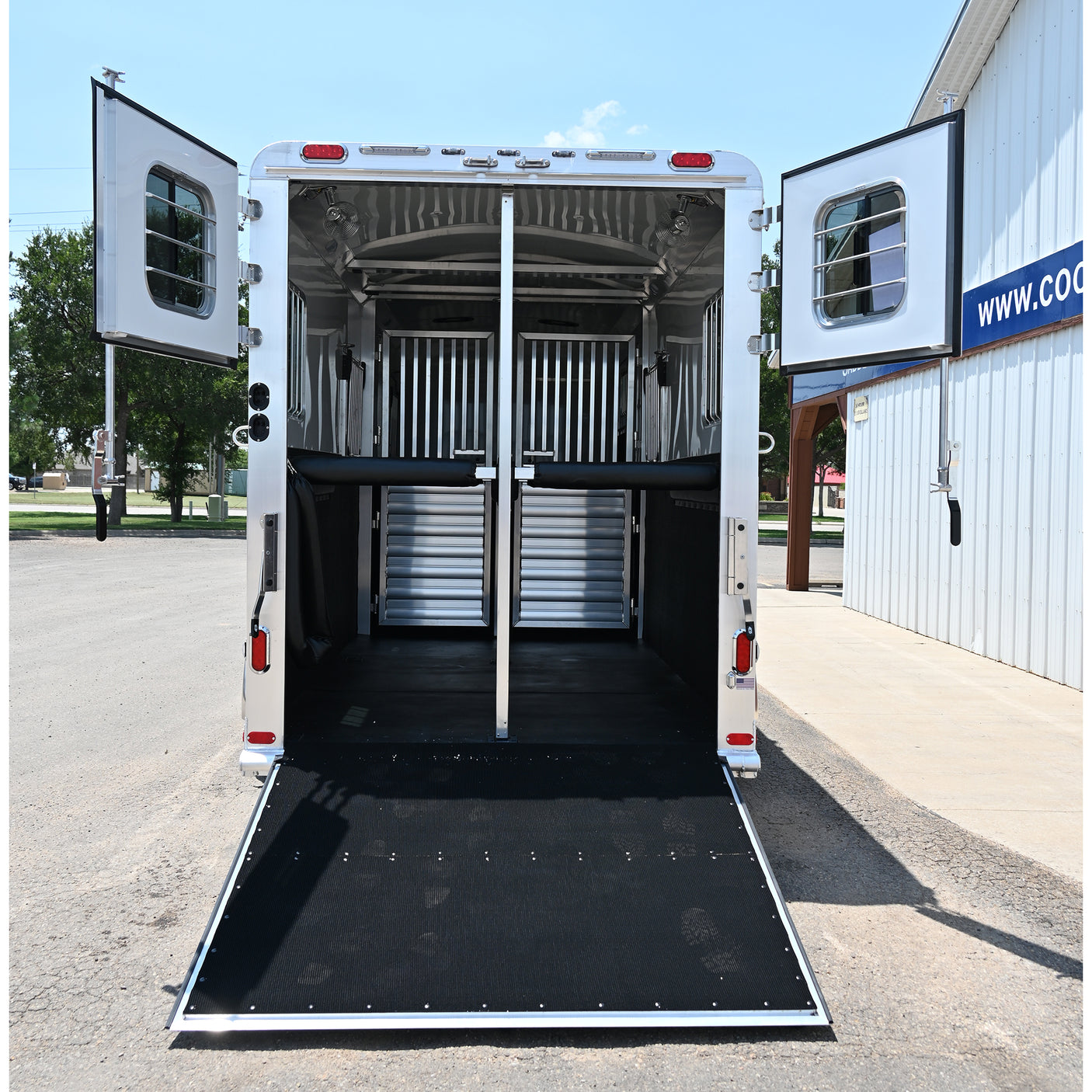 2026 4 Star 2+1 Straight Load 24' Gooseneck Trailer w/ Quiet Ride