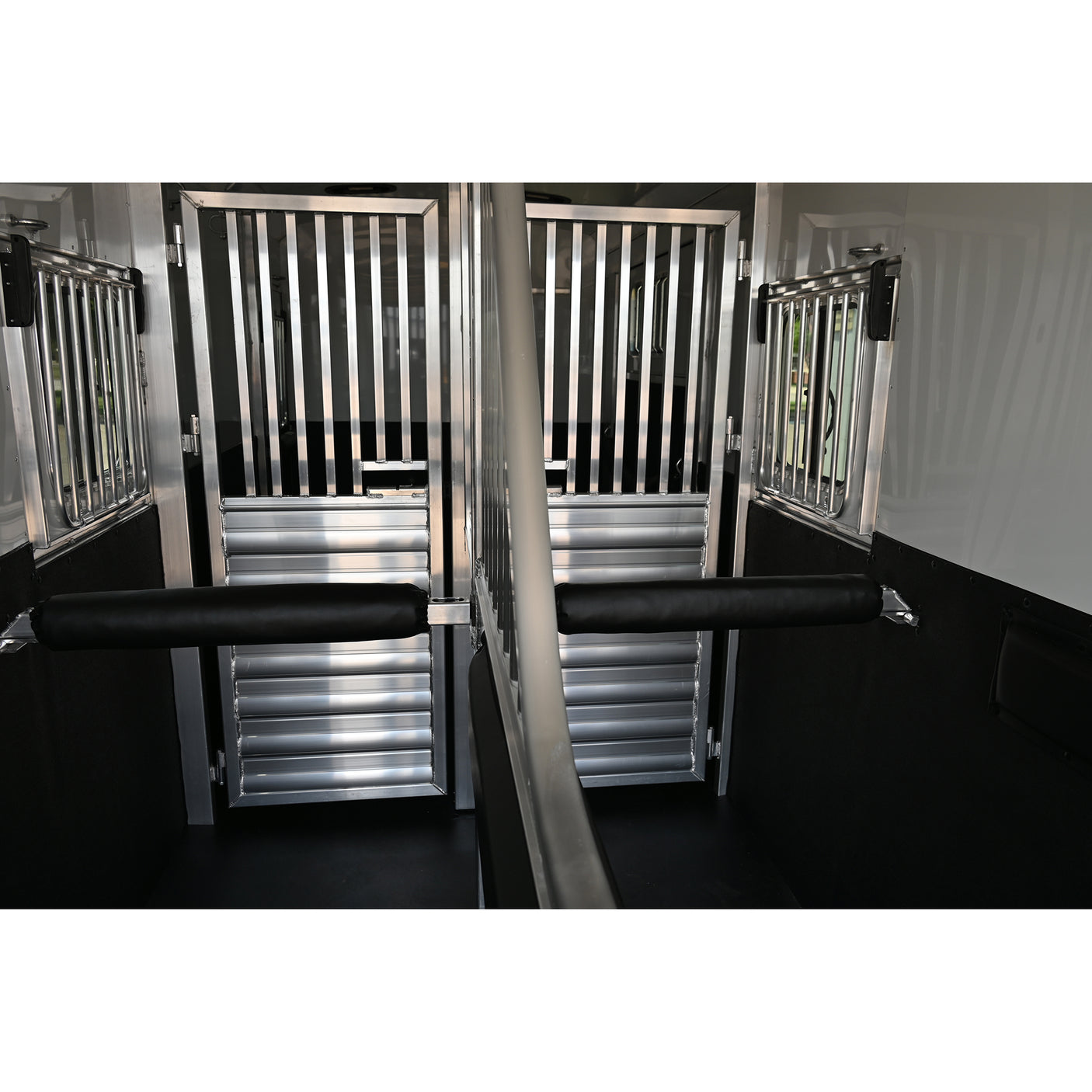 2026 4 Star 2+1 Straight Load 24' Gooseneck Trailer w/ Quiet Ride
