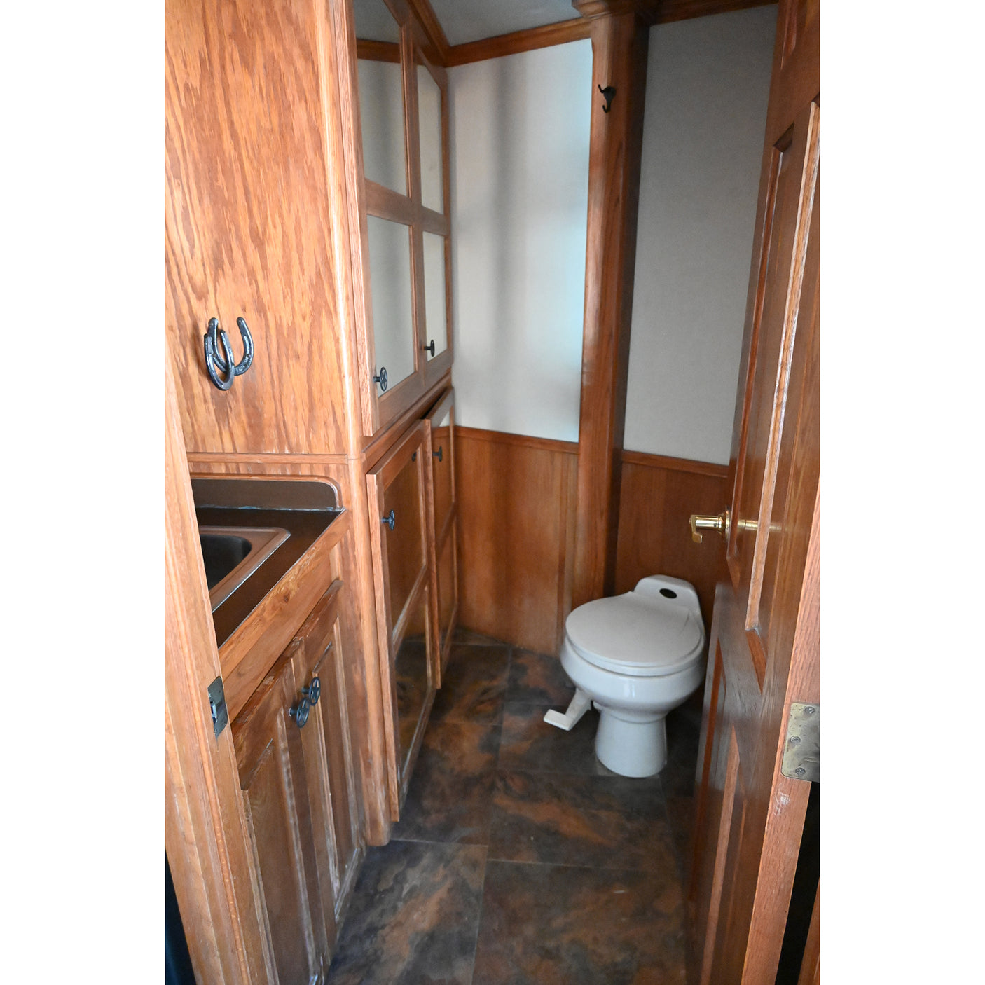 2002 Bloomer 4 Horse 12' Living Quarter Trailer
