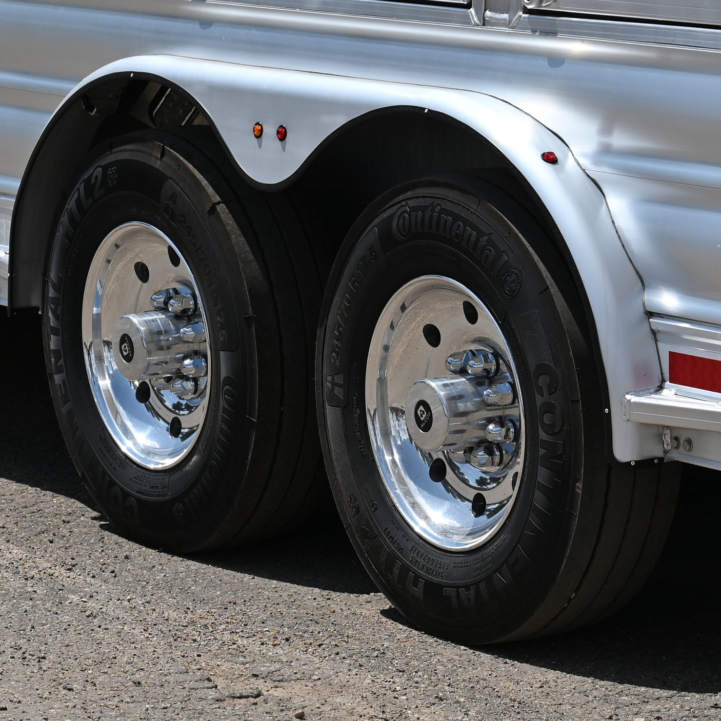 2025 Platinum 7 Horse, Trainers Tack, Rear Load, 10K axles