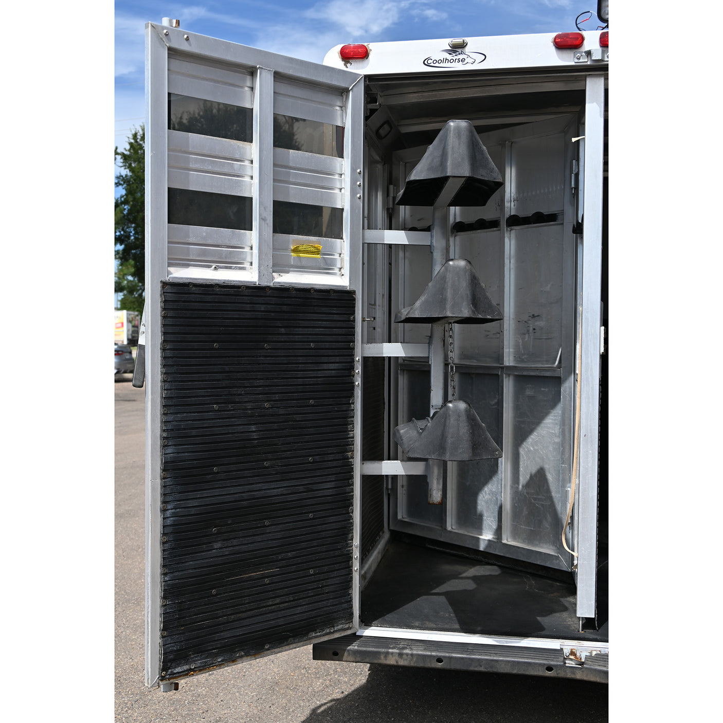 1997 Sundowner 3 Horse Weekend Pack 6' LQ Horse Trailer