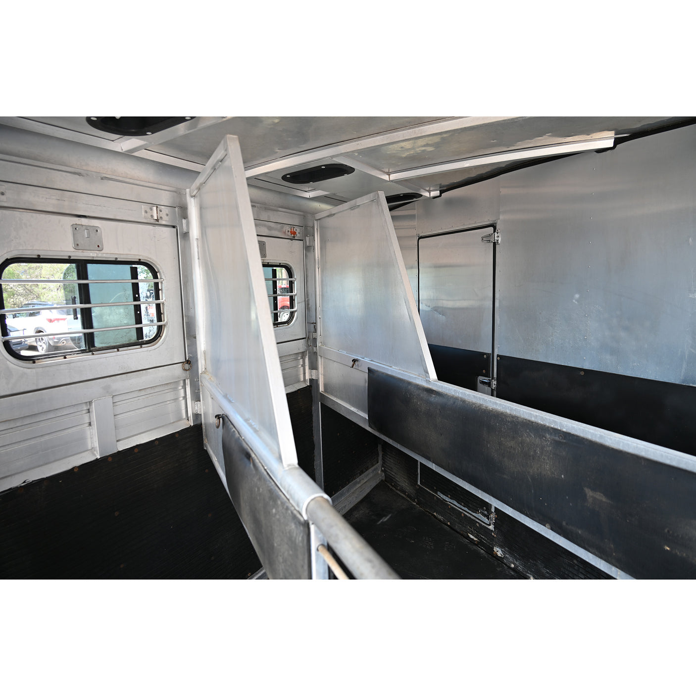 1997 Sundowner 3 Horse Weekend Pack 6' LQ Horse Trailer