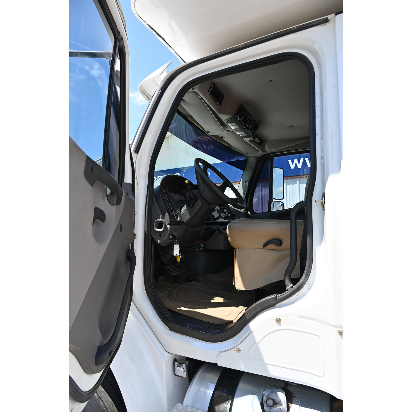2005 Freightliner M2 Step Deck with 13' LQ and 7'6" Bed