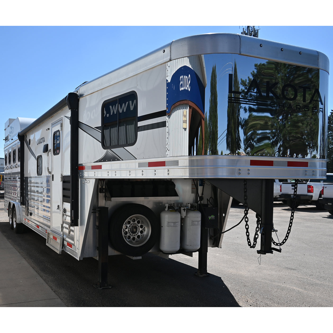 2025 Lakota Charger 4 Horse 11' Living Quarter Model C8411RKSL