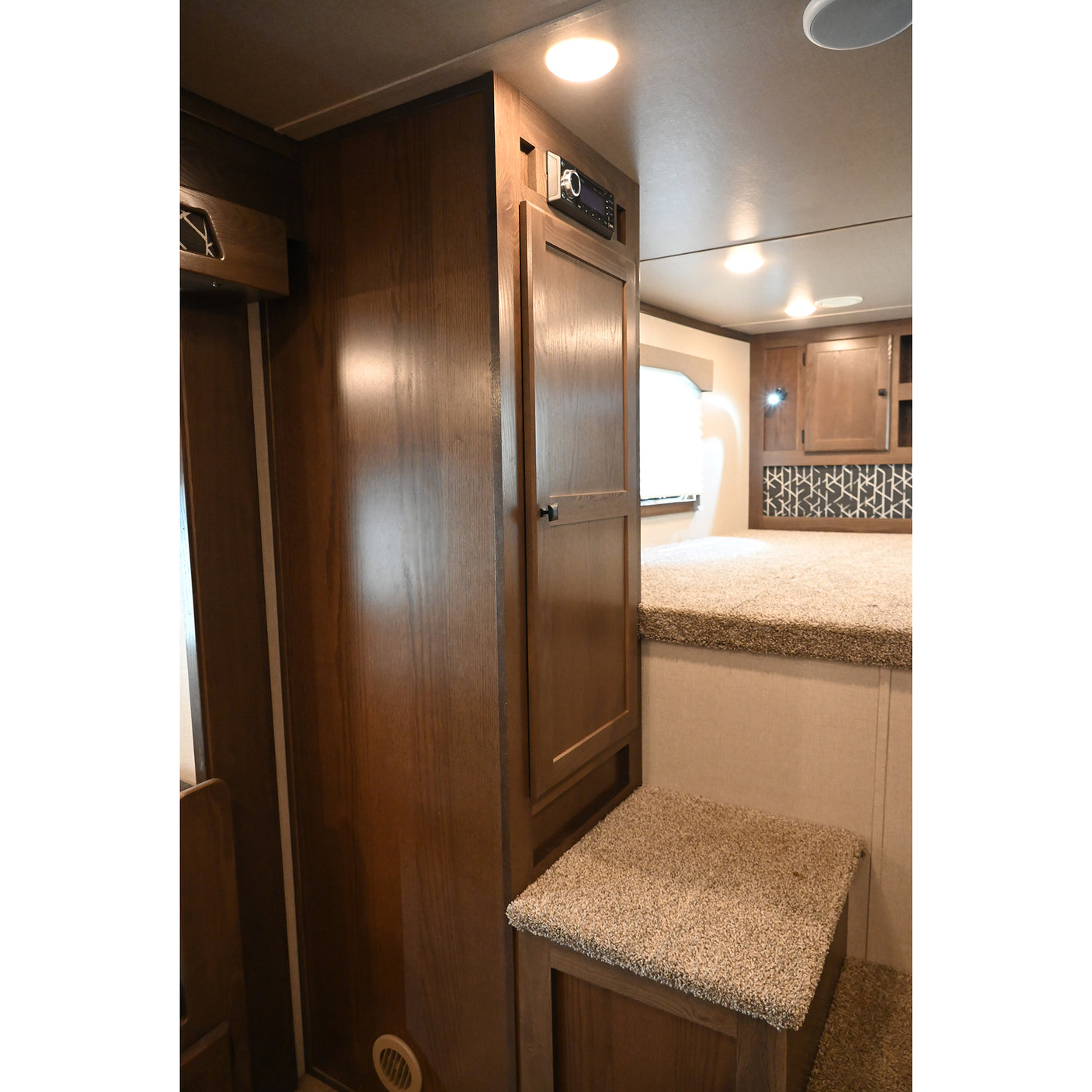 2025 Lakota Charger 4 Horse 11' Living Quarter Model C8411RKSL