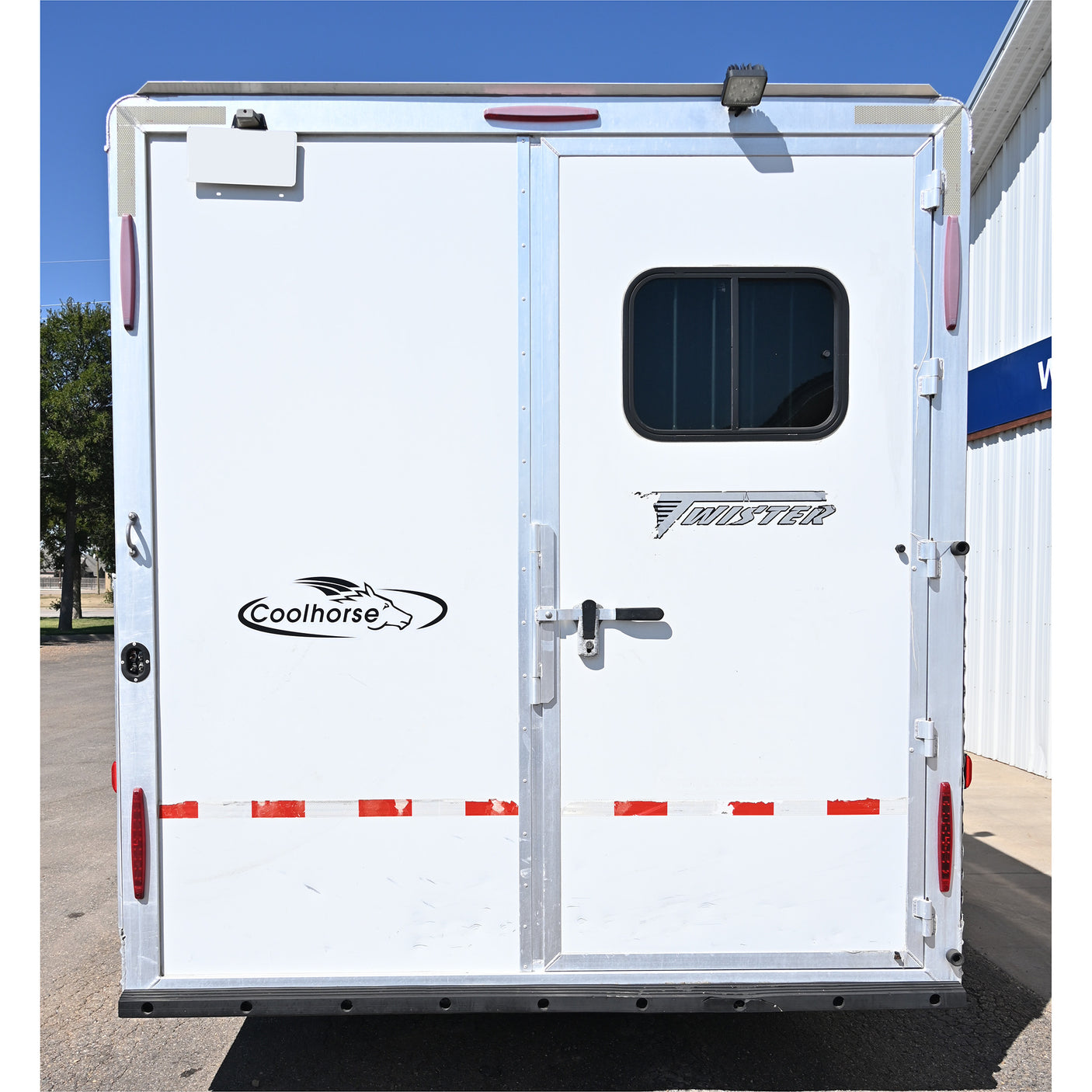 2008 Twister 3 Horse 10' Living Quarter Horse Trailer