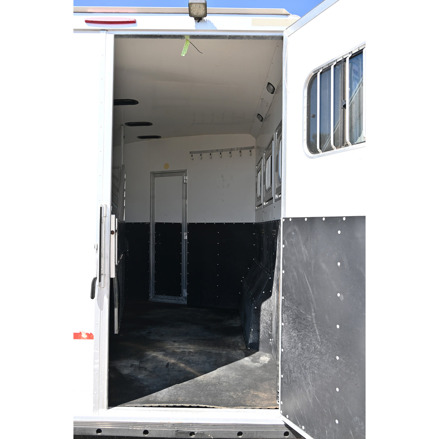 2008 Twister 3 Horse 10' Living Quarter Horse Trailer