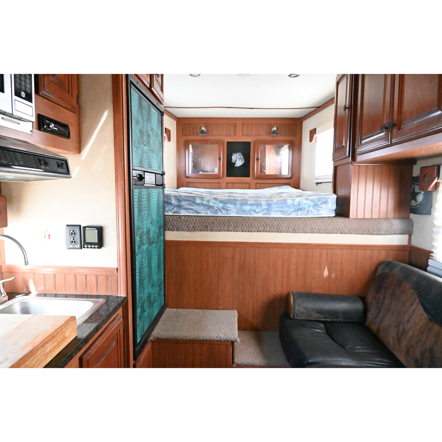 2008 Twister 3 Horse 10' Living Quarter Horse Trailer