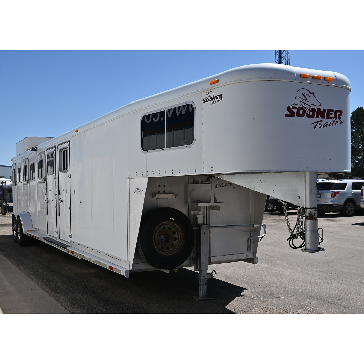 2001 Sooner 7 Horse Trainer's Trailer