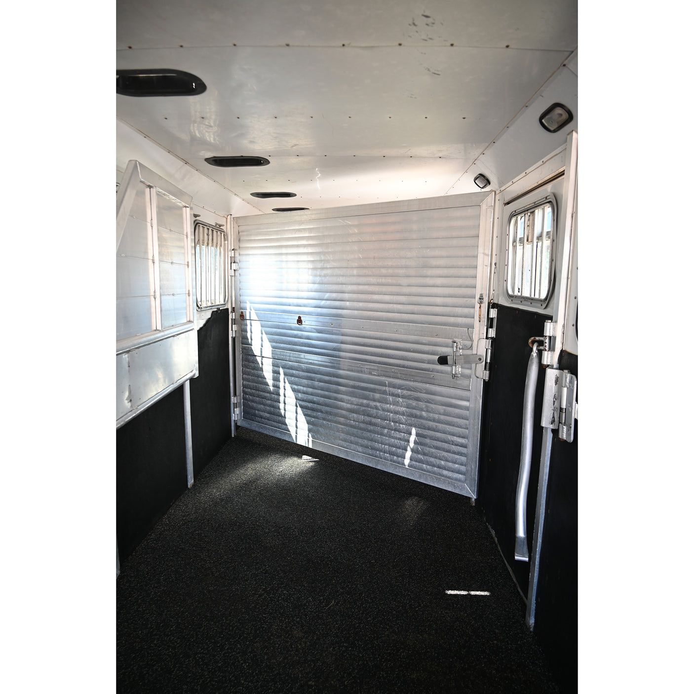 2001 Sooner 7 Horse Trainer's Trailer