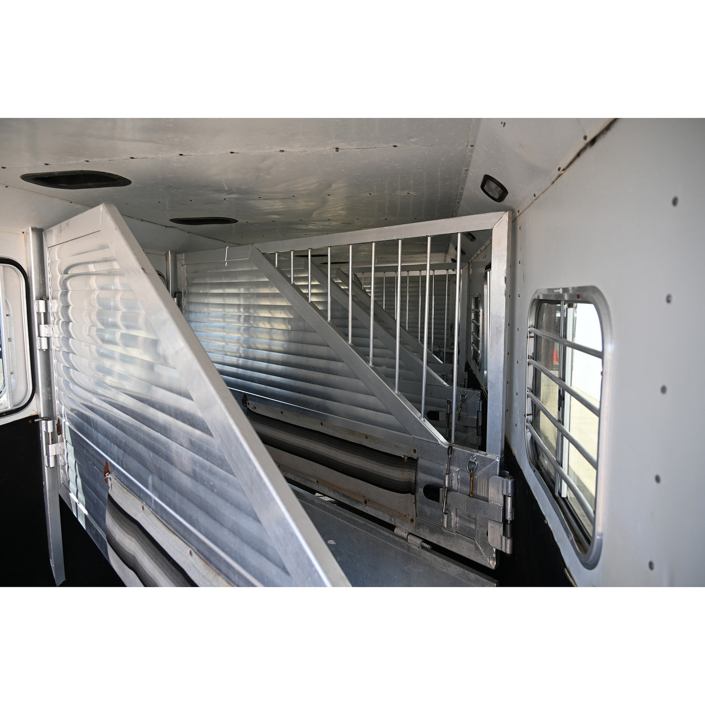 2001 Sooner 7 Horse Trainer's Trailer