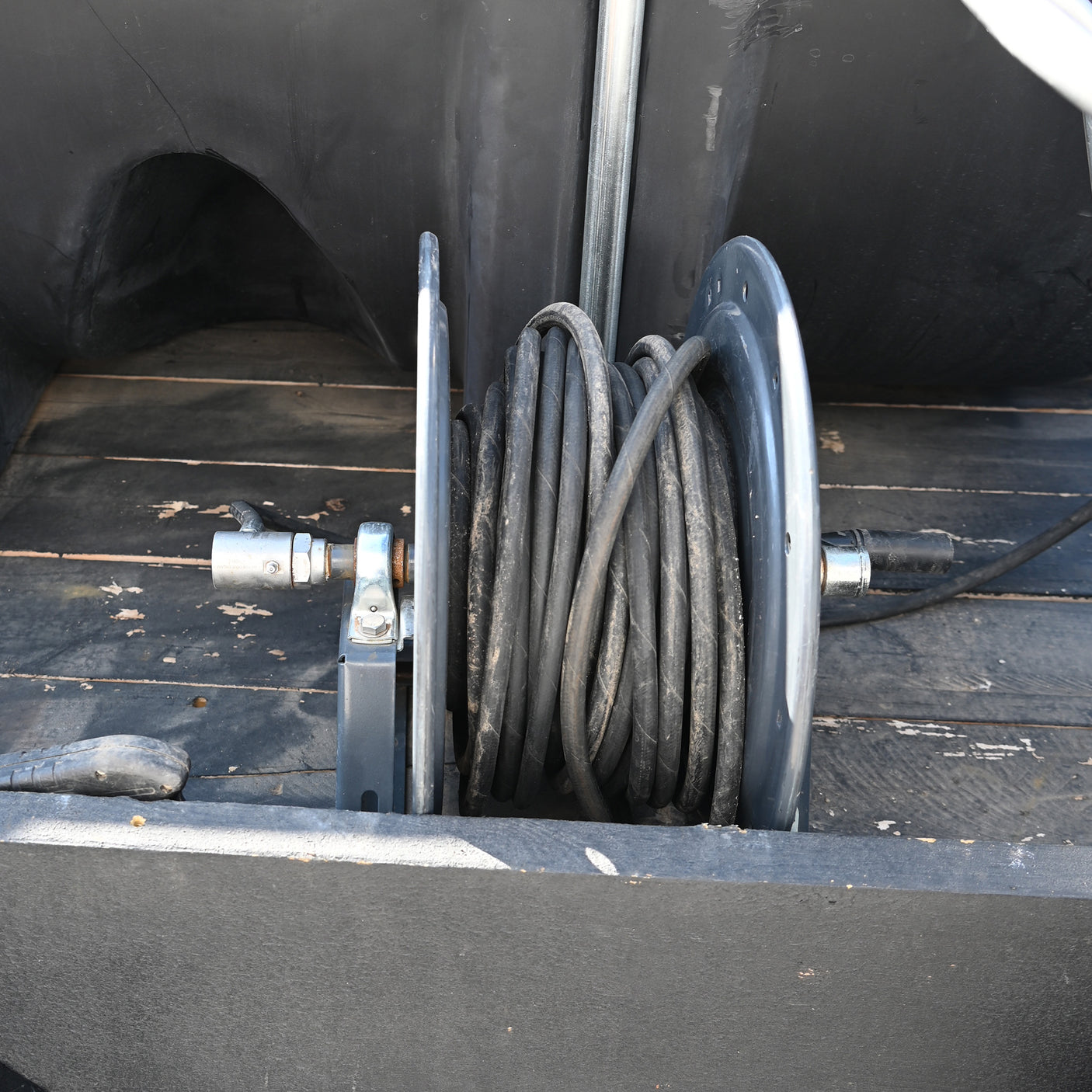 2024 1000 Gallon Pressure Washer on a 14' Load Trail Trailer Lightly Used