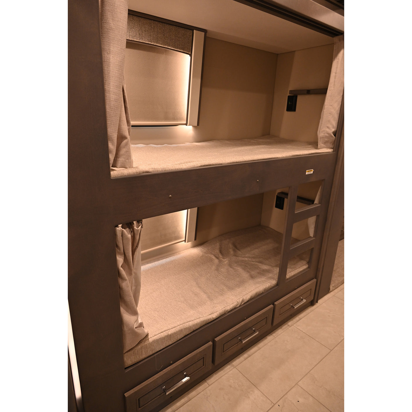 SOLD! 2026 Renegade XL 45' Super C X45BBC Bunk House Model, Freightliner Cascadia 600HP