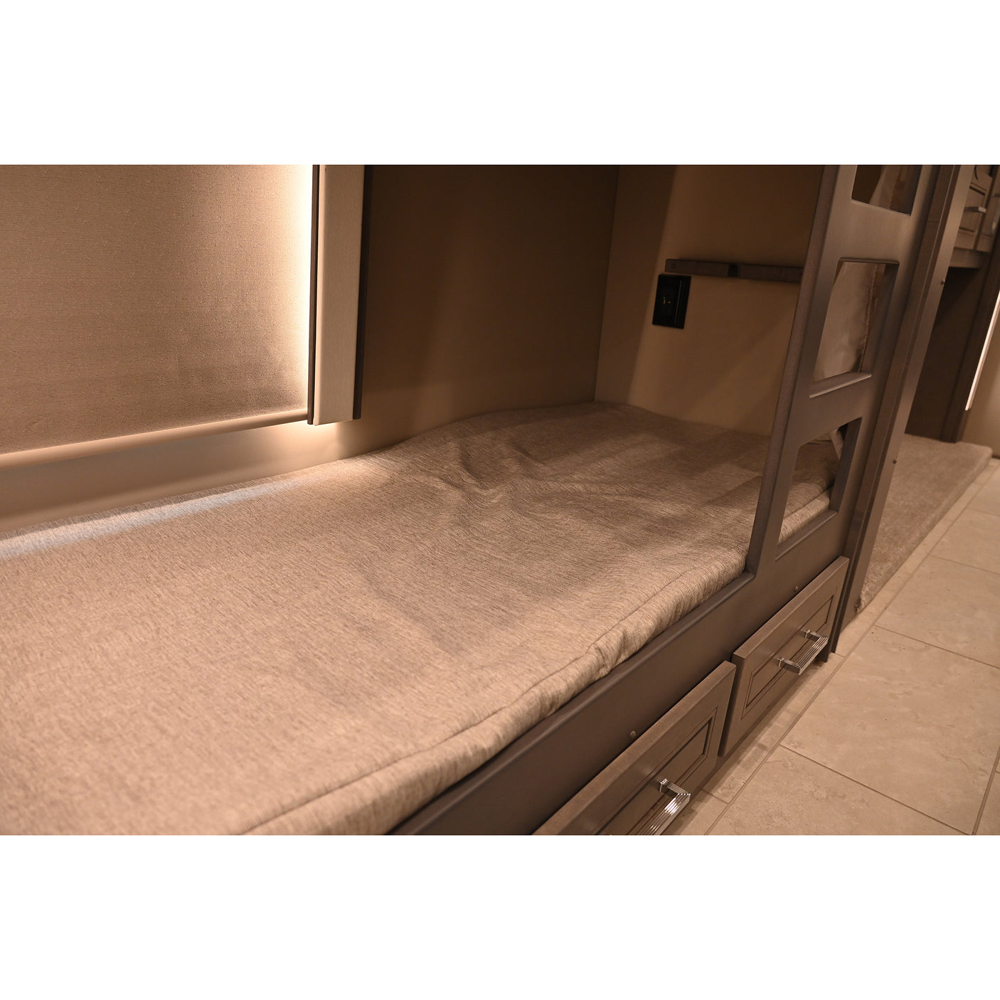 SOLD! 2026 Renegade XL 45' Super C X45BBC Bunk House Model, Freightliner Cascadia 600HP