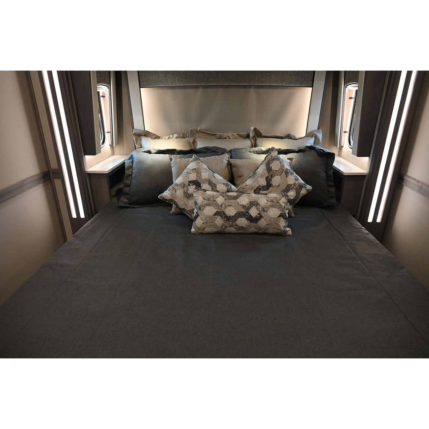 SOLD! 2026 Renegade XL 45' Super C X45BBC Bunk House Model, Freightliner Cascadia 600HP