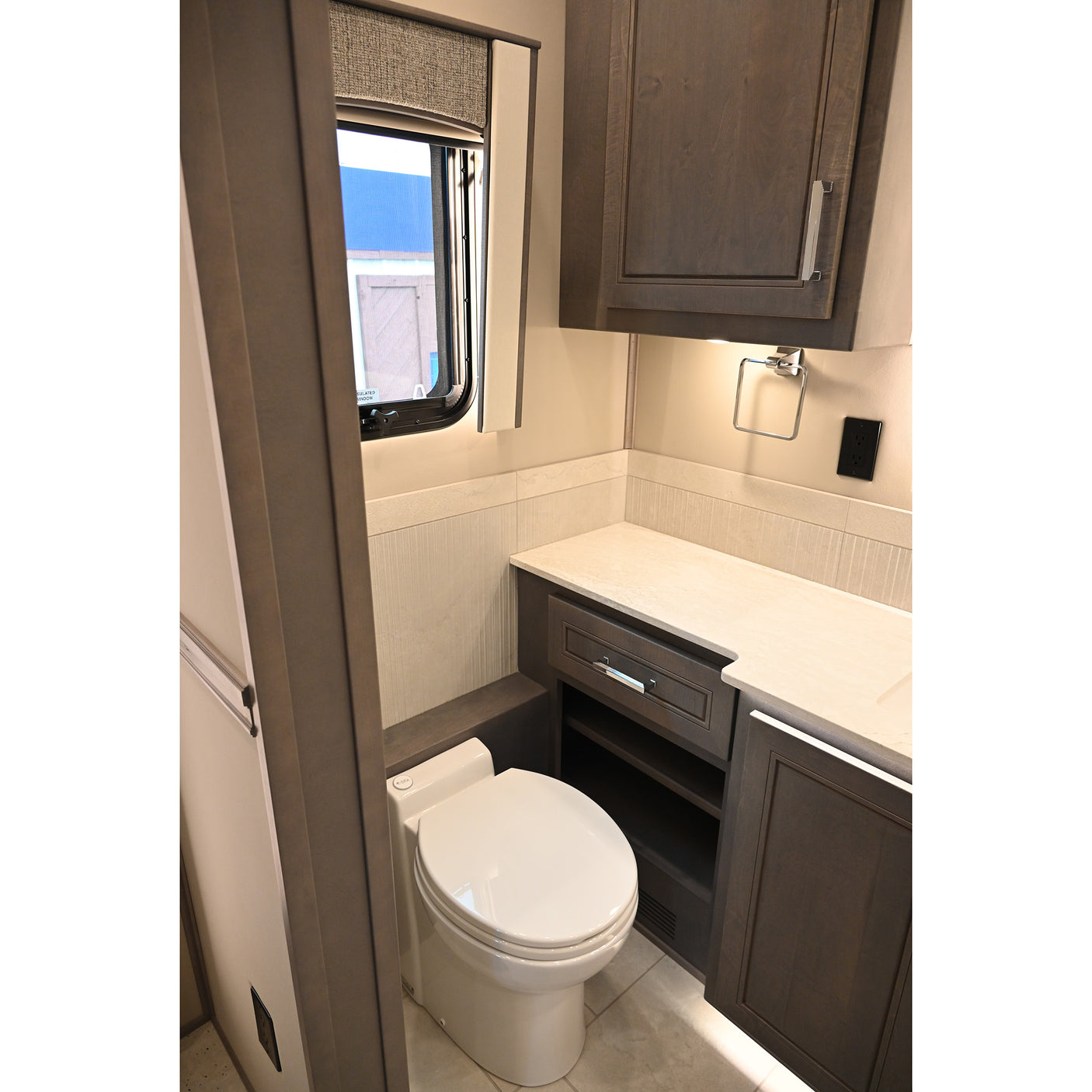 SOLD! 2026 Renegade XL 45' Super C X45BBC Bunk House Model, Freightliner Cascadia 600HP