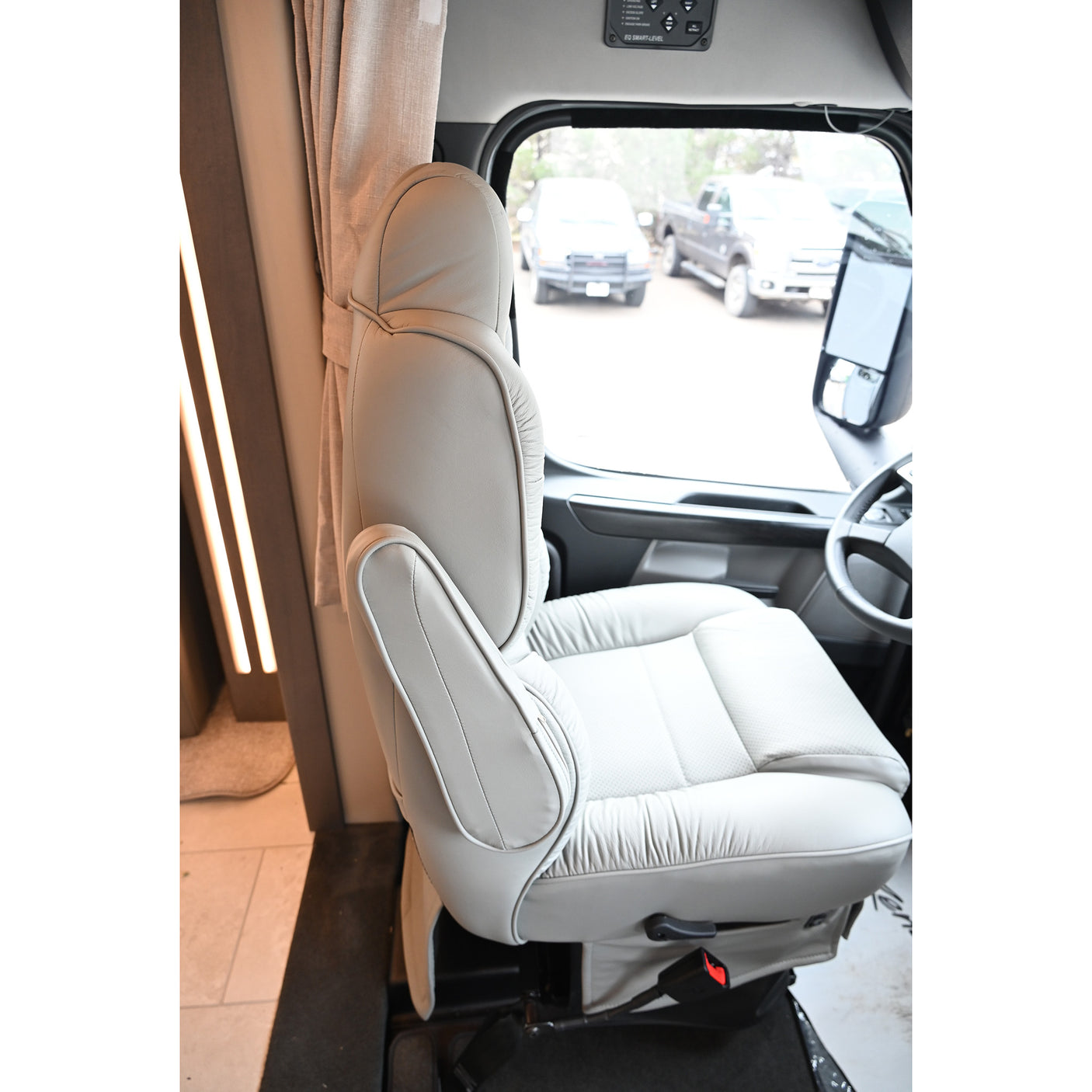 SOLD! 2026 Renegade XL 45' Super C X45BBC Bunk House Model, Freightliner Cascadia 600HP