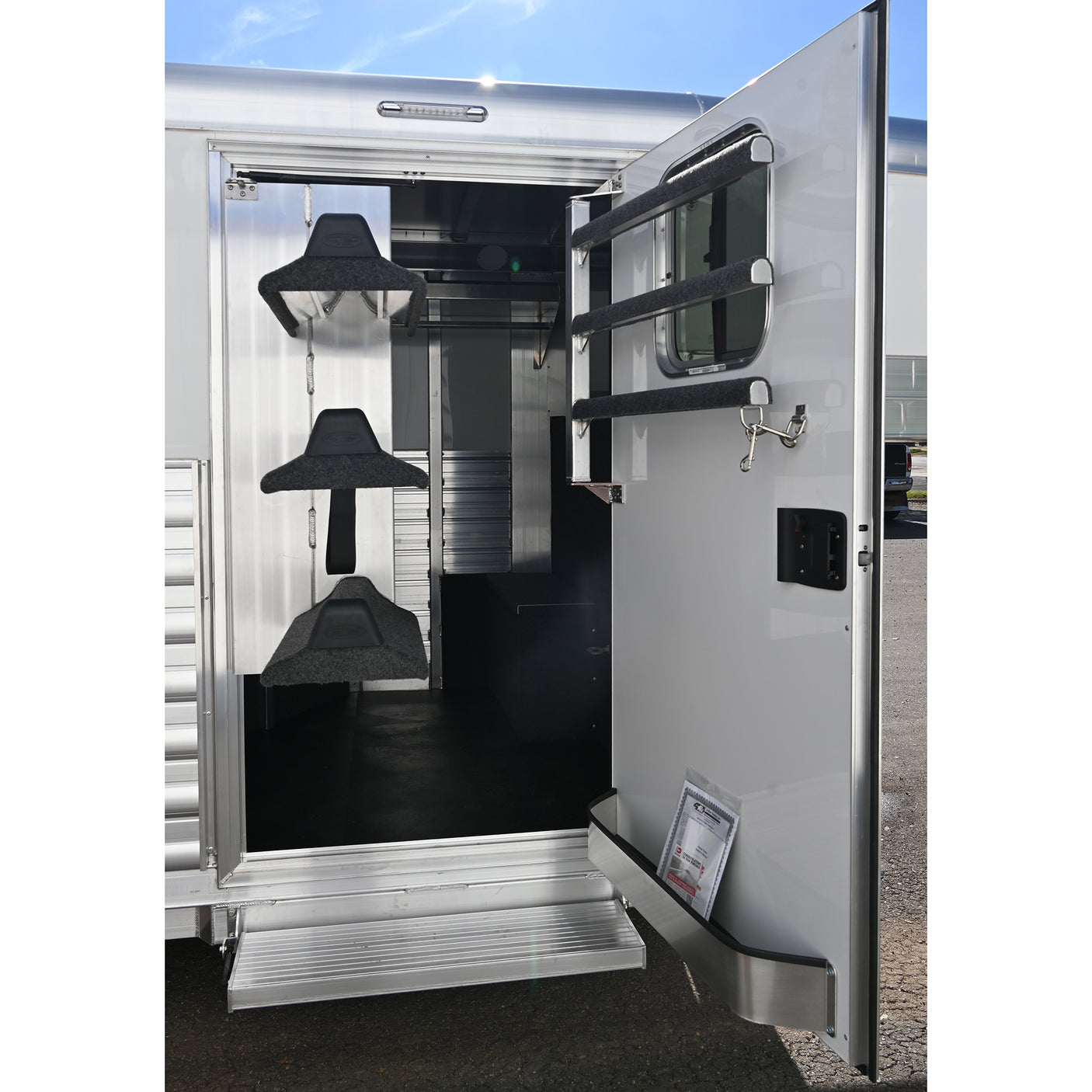 SALE PENDING! 2026 4 Star 3 Horse Trailer 6'10" Wide x 18' Long