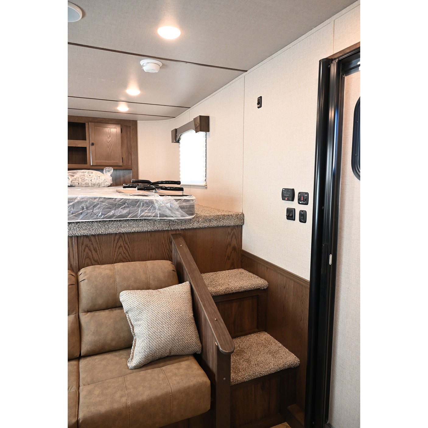 2026 Lakota Colt 3 Horse 9' Living Quarter 8' Wide Horse Trailer