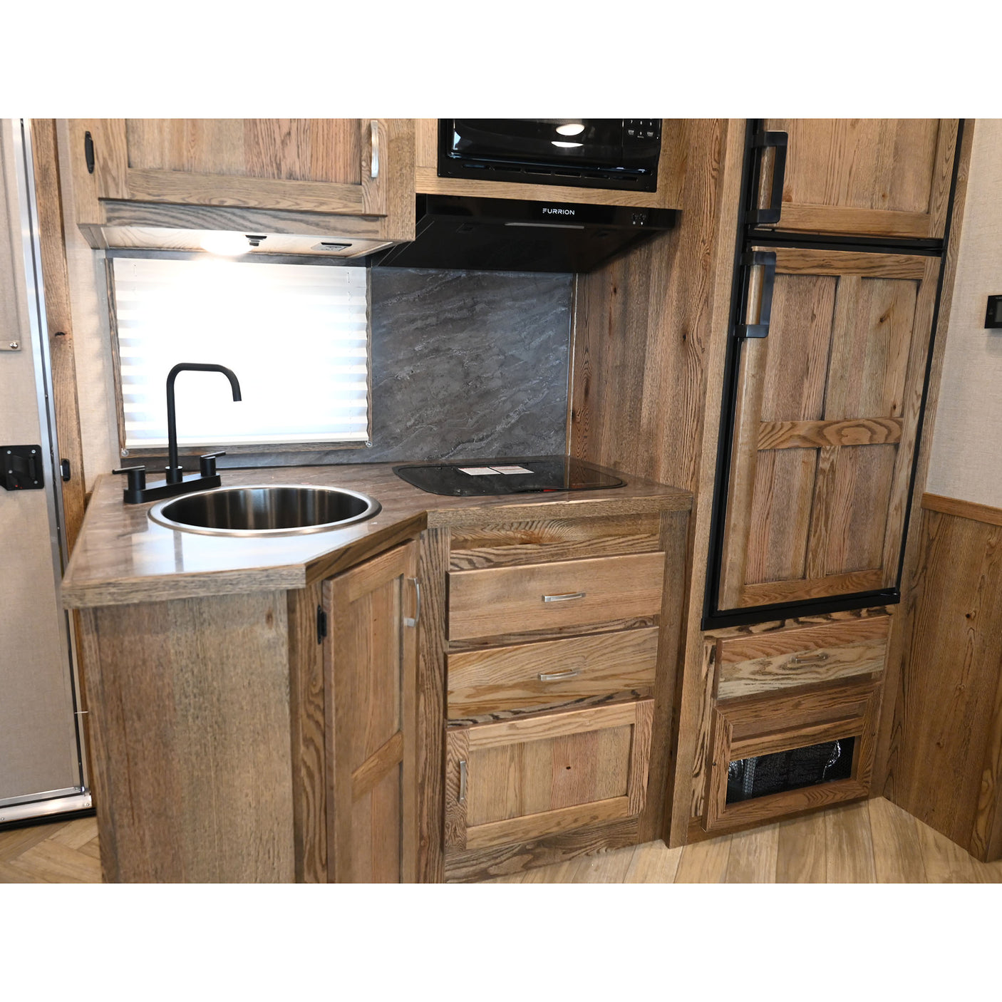 2026 Lakota Charger Stock Combo 13' LQ, 14' Stock Area Model CHL81413SR