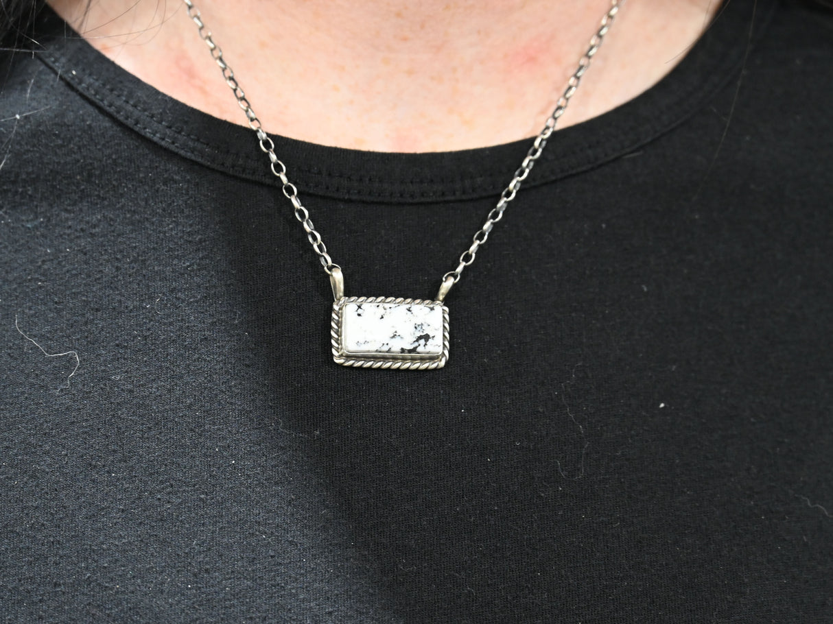 The Stella Necklace