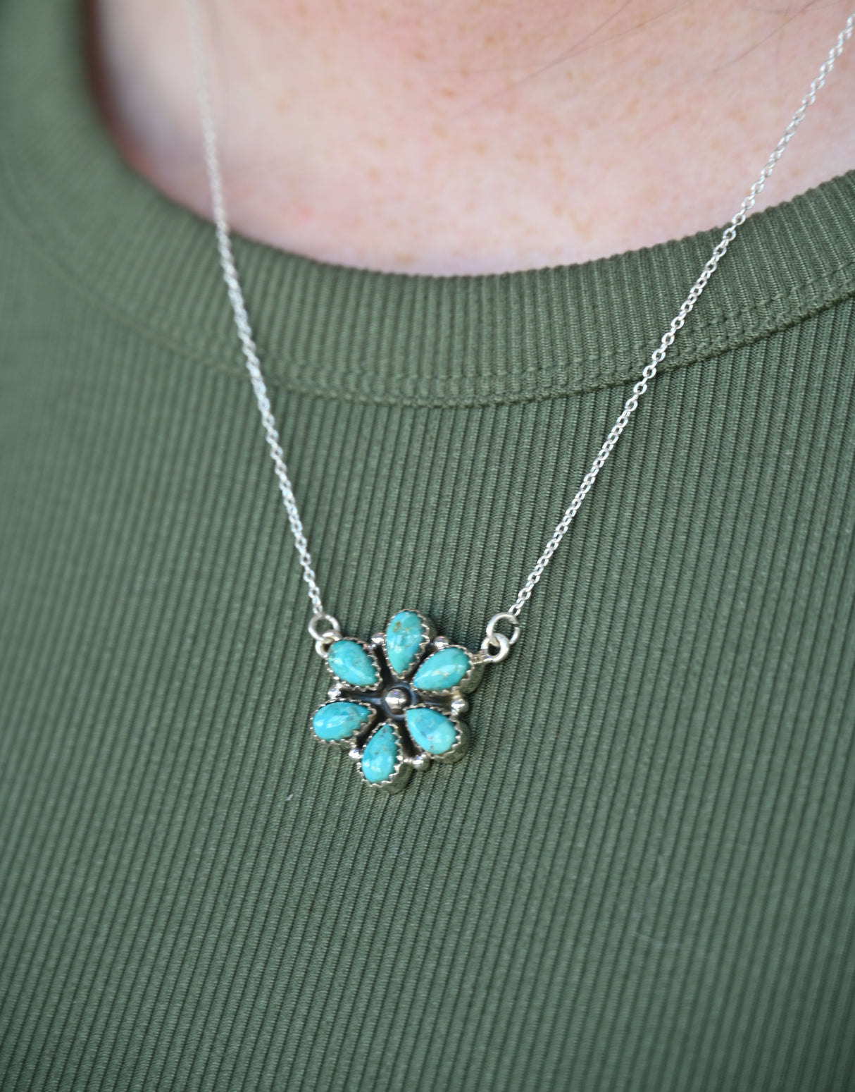 The Mia Necklace