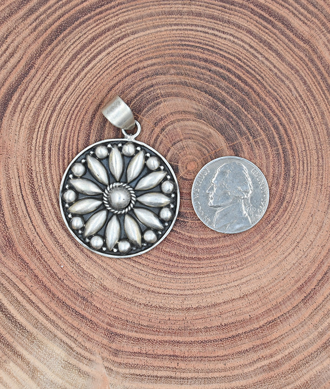 The Quinn Pendant