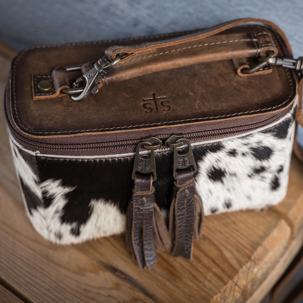 STS Ranchwear Cowhide Petite Train Case