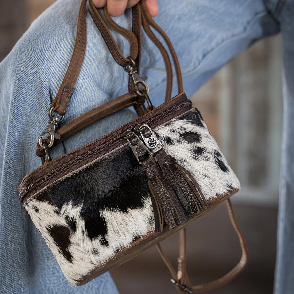 STS Ranchwear Cowhide Petite Train Case
