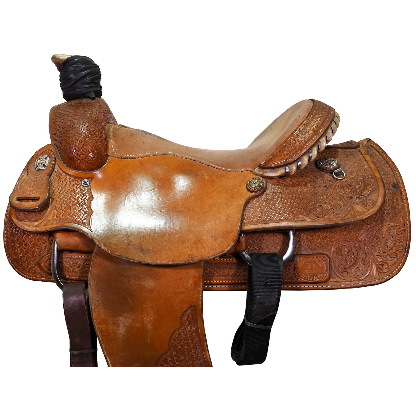 Used 15.5" Seven D Team Roping Saddle