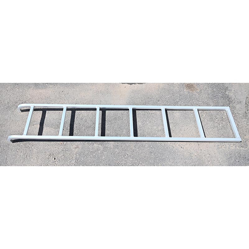 Platinum Hay Pod with Ladder