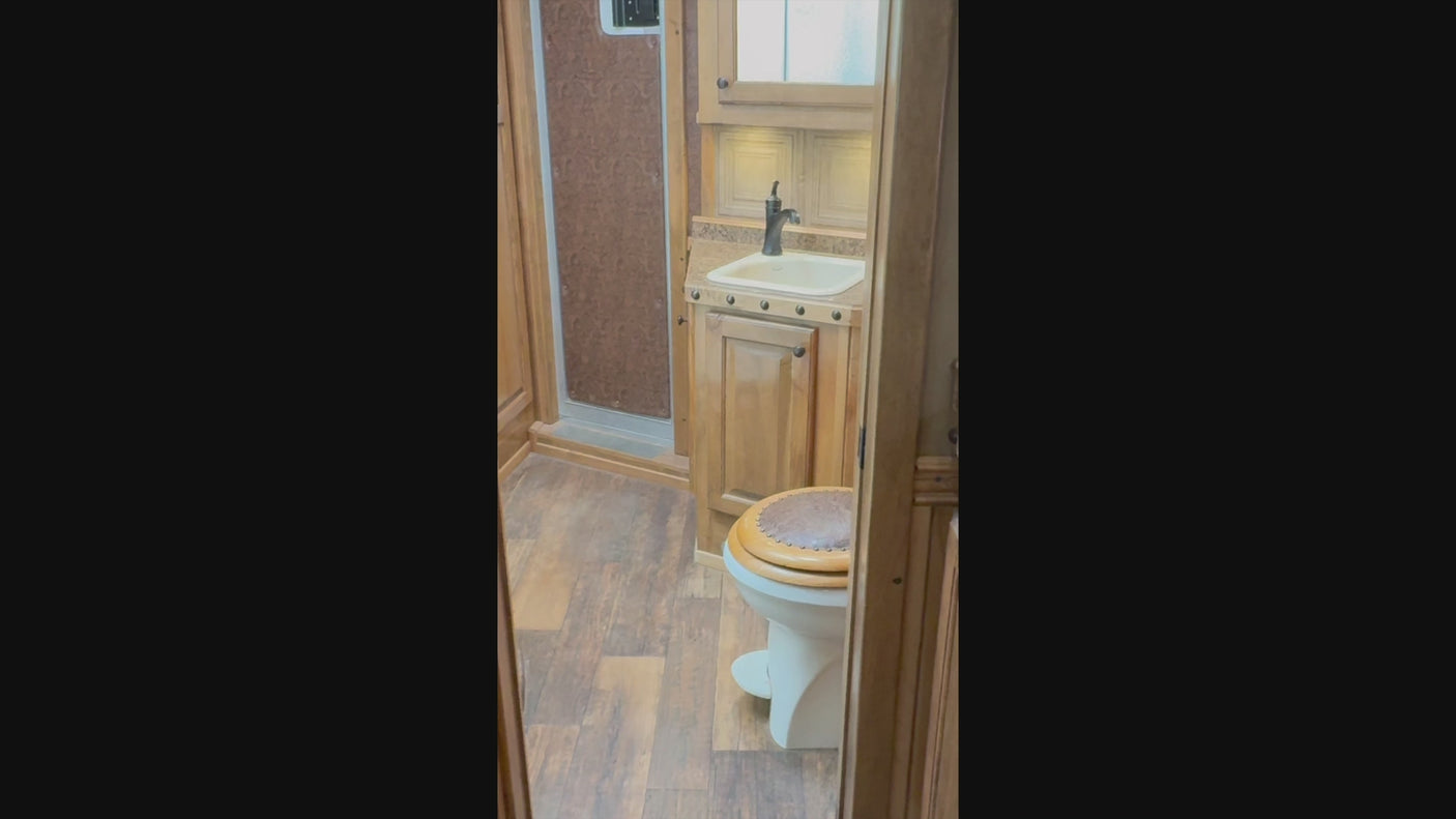 2019 Bloomer 5 Horse Trailer with 16'8" Living Quarter Brand New 7K Onan Generator